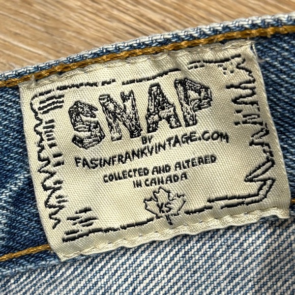 Levi’s Vintage Distressed Reworked Shorts - Picture 9 of 10